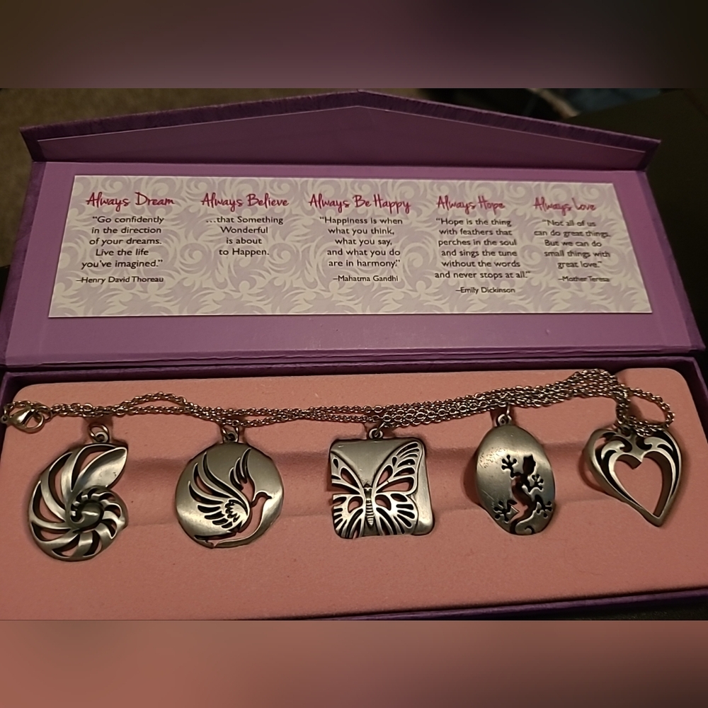 Always Be True ❤️ Women's Necklace Set Wearable Inspirations (5 Pendant)